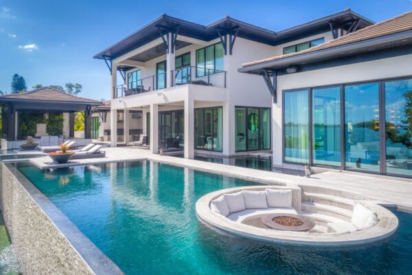 Pool Oasis, an exclusive real estate development by Louissaint & Real Estate.