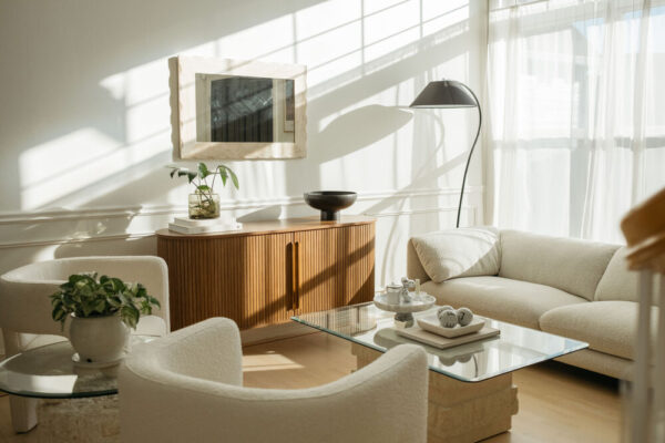 The difference between a house and a home lies in the feeling it gives. We can get there by creating a welcoming but also functional home.